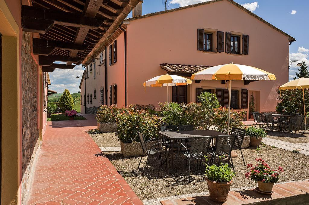 La Casanuova Villa Lajatico Buitenkant foto