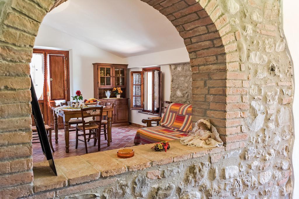 La Casanuova Villa Lajatico Kamer foto