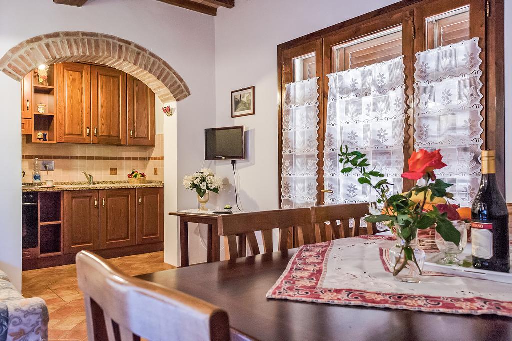 La Casanuova Villa Lajatico Kamer foto
